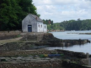maison favenec proche